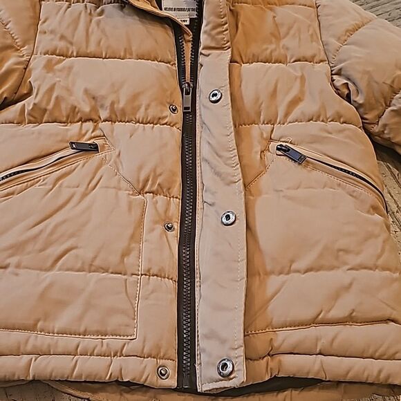 Boys tan hooded puffer jacket size 5/6 - Picture 7 of 13